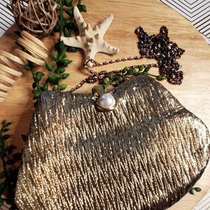 La Royale LTD Vintage early 1990's holiday handbag, clutch purse, w/pearl clas…